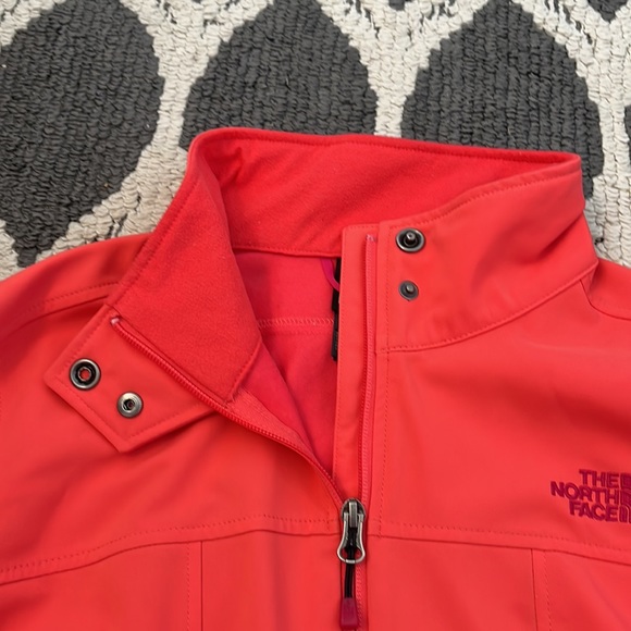 The North Face salmon pink soft shell jacket size L - Picture 7 of 13